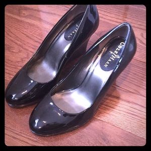 Cole Haan Size 8 patent leather wedge heels